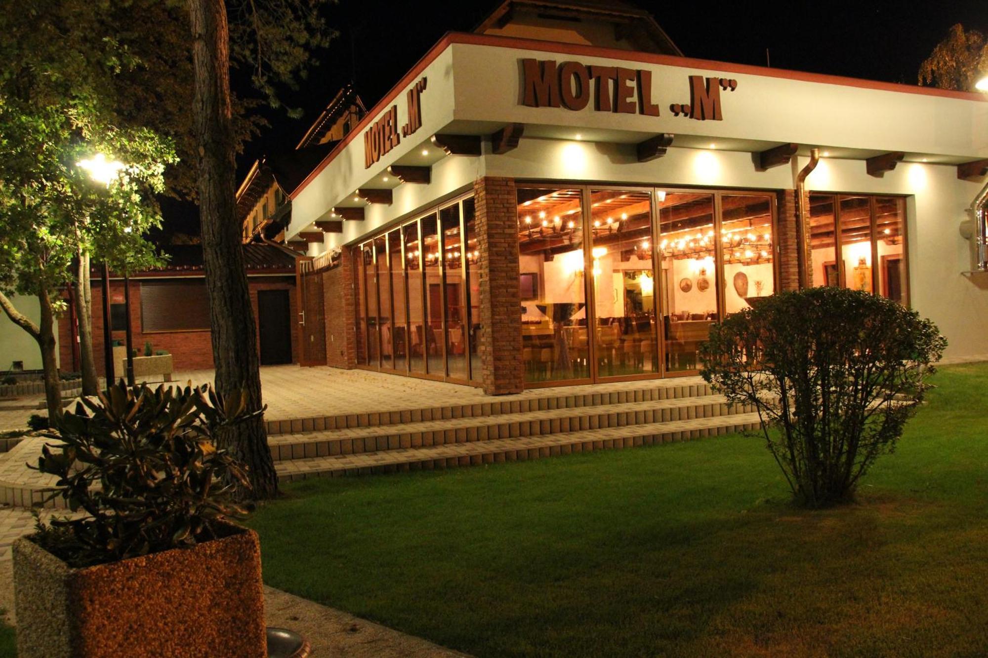 Motel M Malacky Luaran gambar